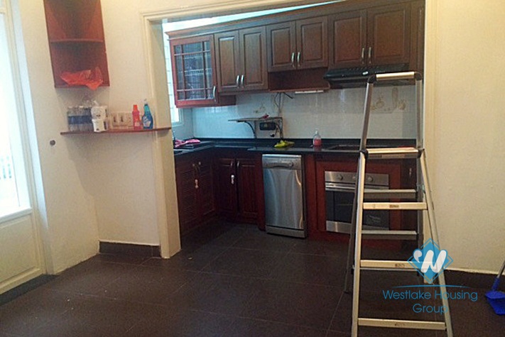 Unfurnished house for rent in Xuan Dieu street, Hanoi